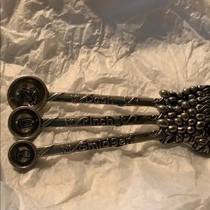 Measuring spoons